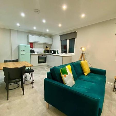 Stylish Two Bedroom Apartment Near Victoria Park Cardiff Exteriér fotografie