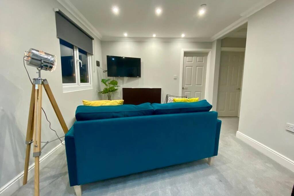 Stylish Two Bedroom Apartment Near Victoria Park Cardiff Exteriér fotografie