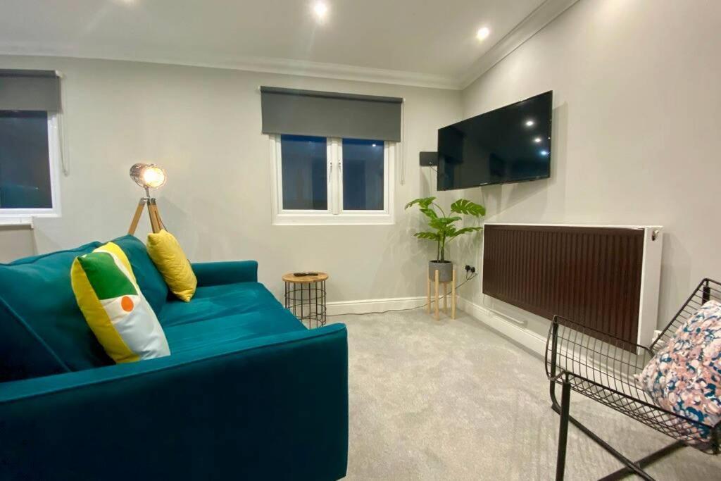 Stylish Two Bedroom Apartment Near Victoria Park Cardiff Exteriér fotografie