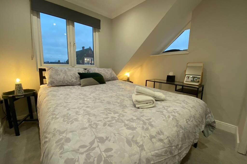 Stylish Two Bedroom Apartment Near Victoria Park Cardiff Exteriér fotografie