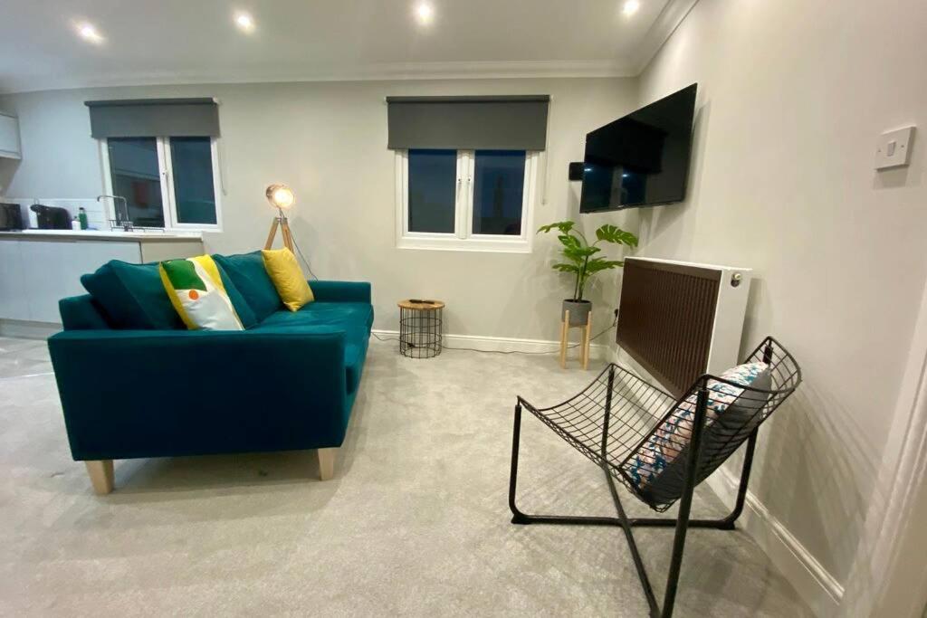 Stylish Two Bedroom Apartment Near Victoria Park Cardiff Exteriér fotografie