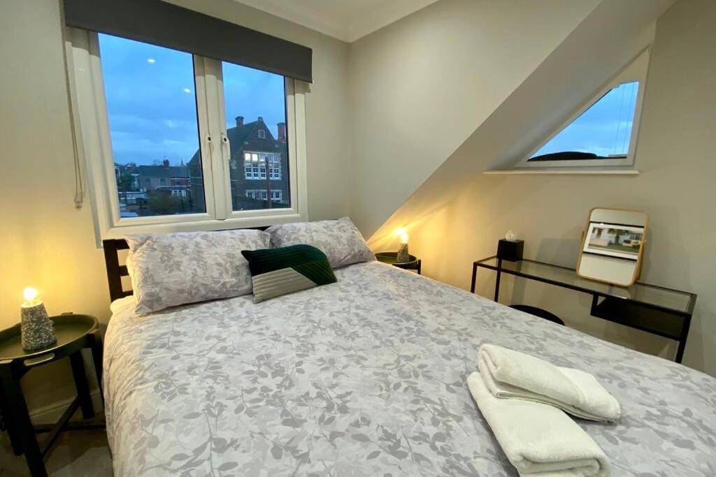 Stylish Two Bedroom Apartment Near Victoria Park Cardiff Exteriér fotografie
