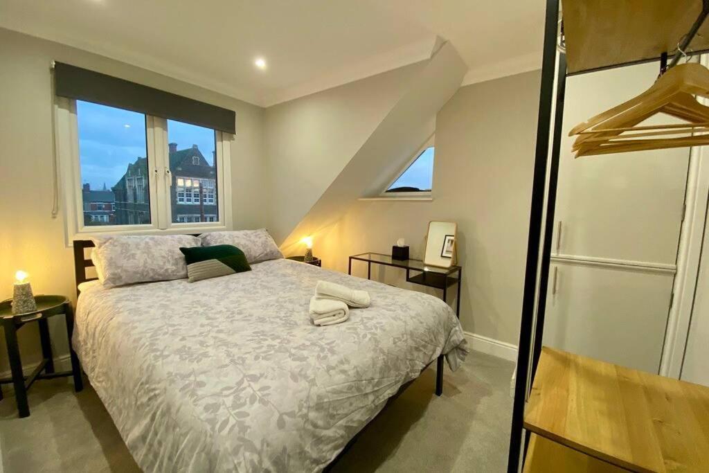 Stylish Two Bedroom Apartment Near Victoria Park Cardiff Exteriér fotografie